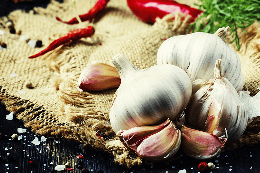 garlic cloves to ease back pain